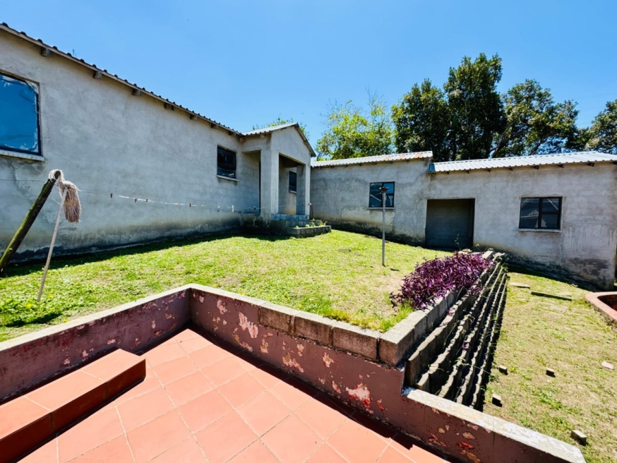 10 Bedroom Property for Sale in Amalinda Eastern Cape